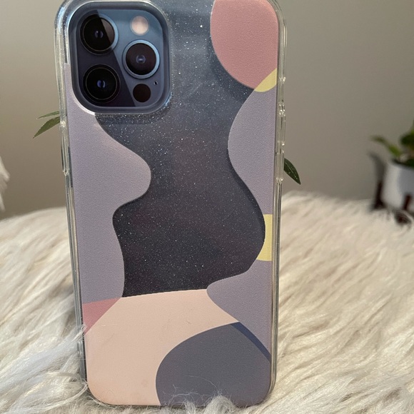 iPhone 12 Pro Max cases - Picture 4 of 5